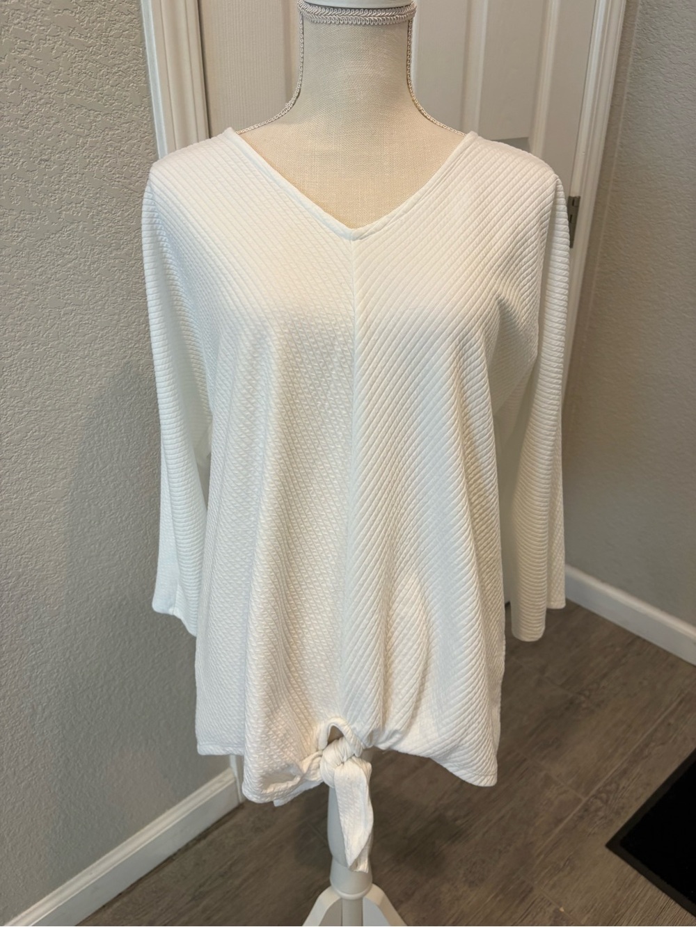 Ruby Rd. White V-Neck Tie-Hem Knit Tunic
